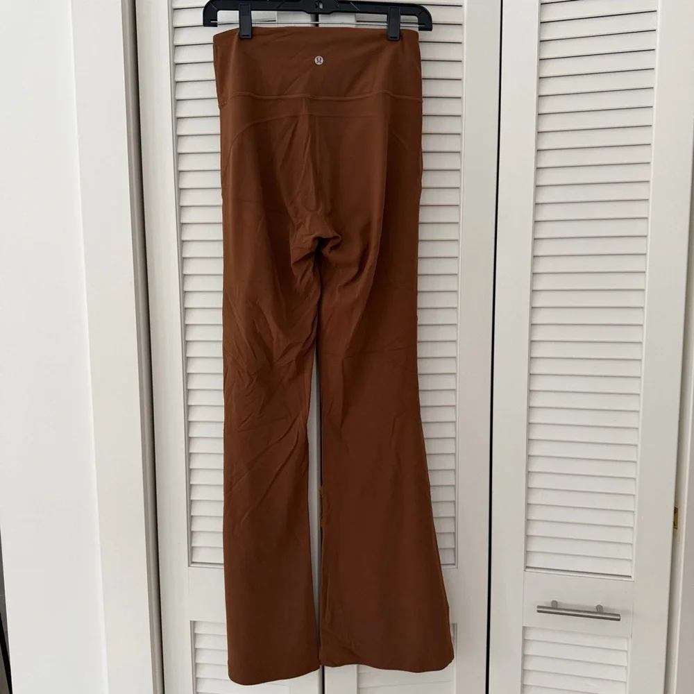 Groove Super-High-Rise Flared
Pant Nulu - Picture 3 of 3